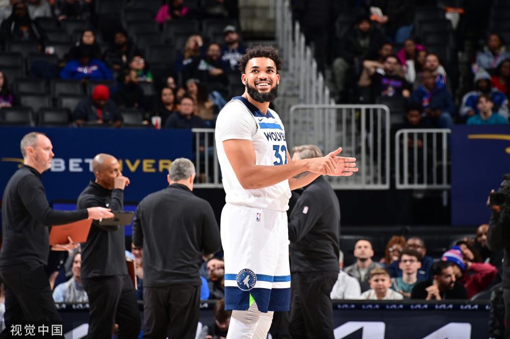 [NBA]威少单打霍姆格伦 干拔跳投命中.
