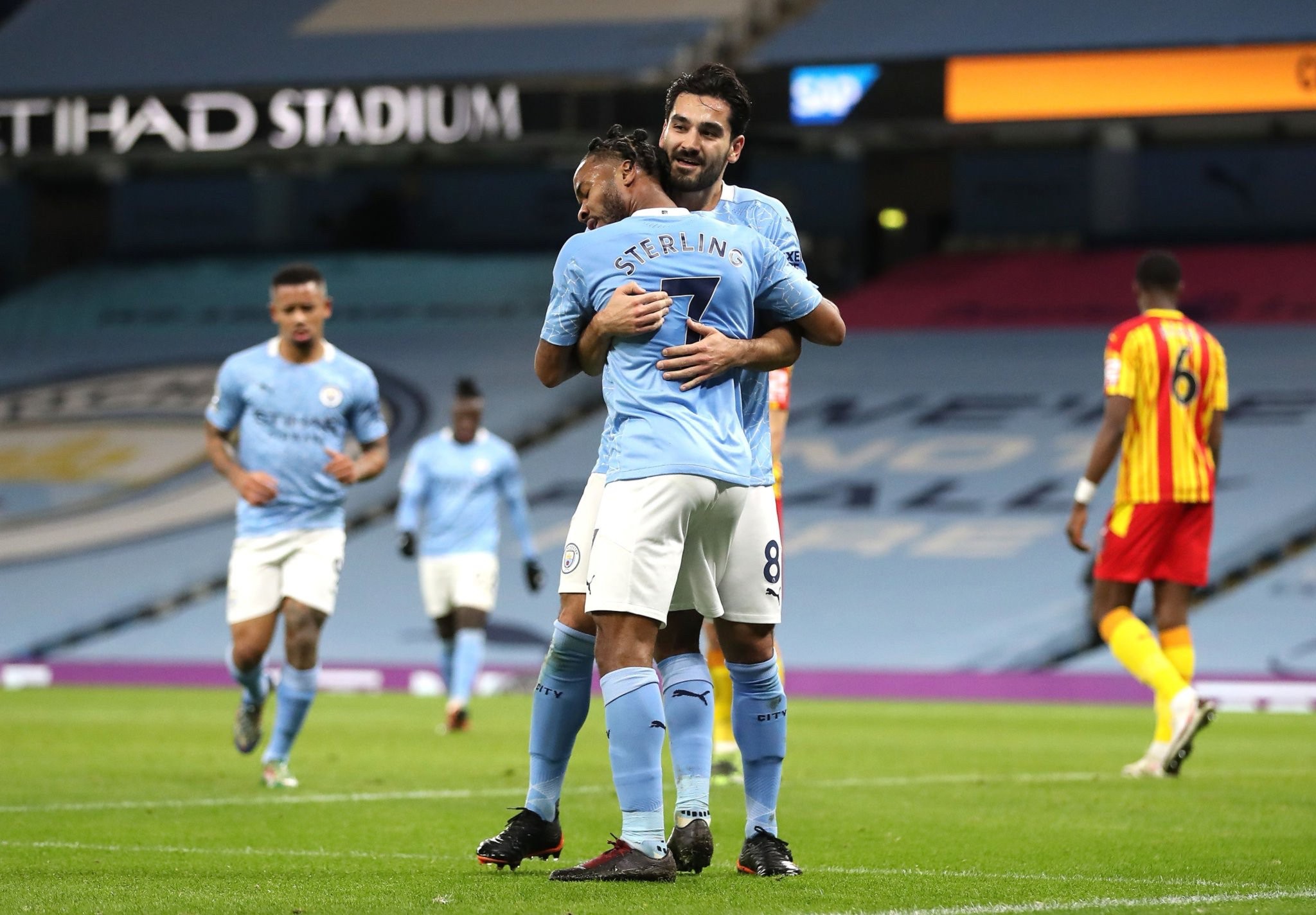 与边锋之间 与边锋之间